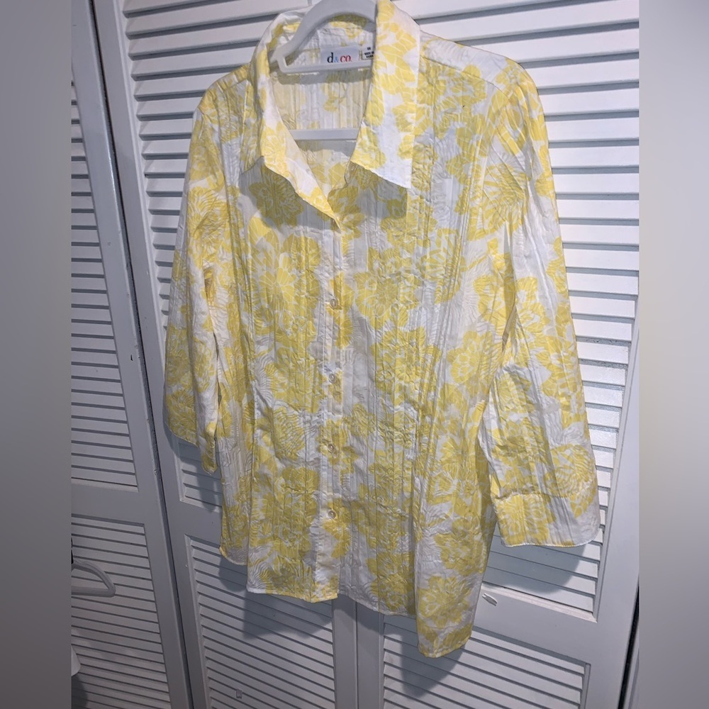Denim & Co. White button up yellow floral shirt 1X - Picture 3 of 5